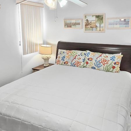 Is9-Cozy Upstairs Beachfront Condo - King Beds Fort Walton Beach Exterior photo